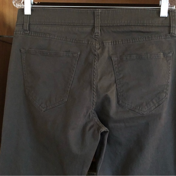 Like New Weatherproof Vintage Olive Jeans - Picture 5 of 6